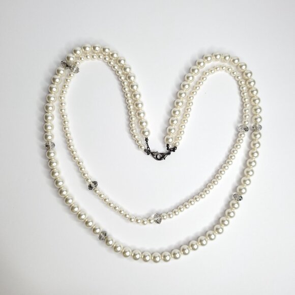 Long Faux Pearl Double Strand Necklace White Gray Faceted Glass Beaded 32" - Picture 3 of 3